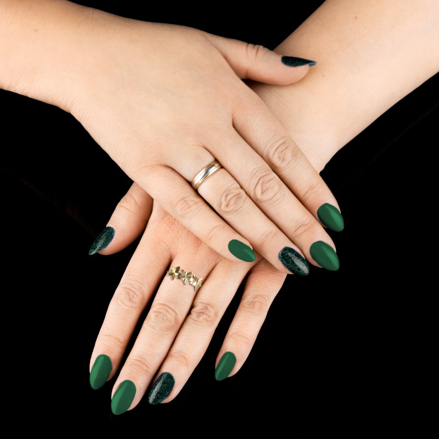 Szmaragdowy Lakier Hybrydowy LED/UV olśniewający manicure | MANICA.PL